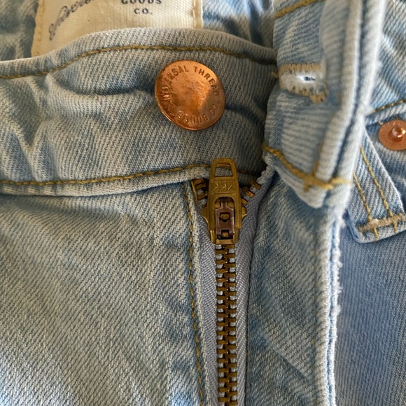 Universal Thread size 4 high rise shorts - Picture 13 of 13